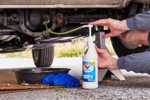 In this example of how to use the Quart Bottle Fluid Pump, the pump is being used to change the rear differential fluid on a Jeep Wrangler.